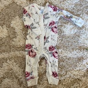 Modern moments 6-9m snap romper